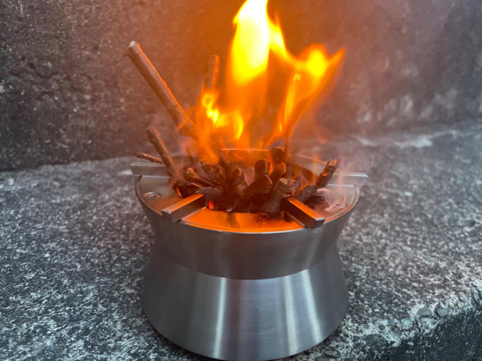 Ember Stove : あなたの冒険を彩る、確かな炎。【エンバーストーブ公式】 – Ember Stove JP